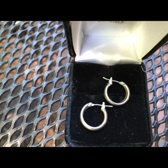 White Gold Plated Hoop Earrings. - Picture 4 of 7
